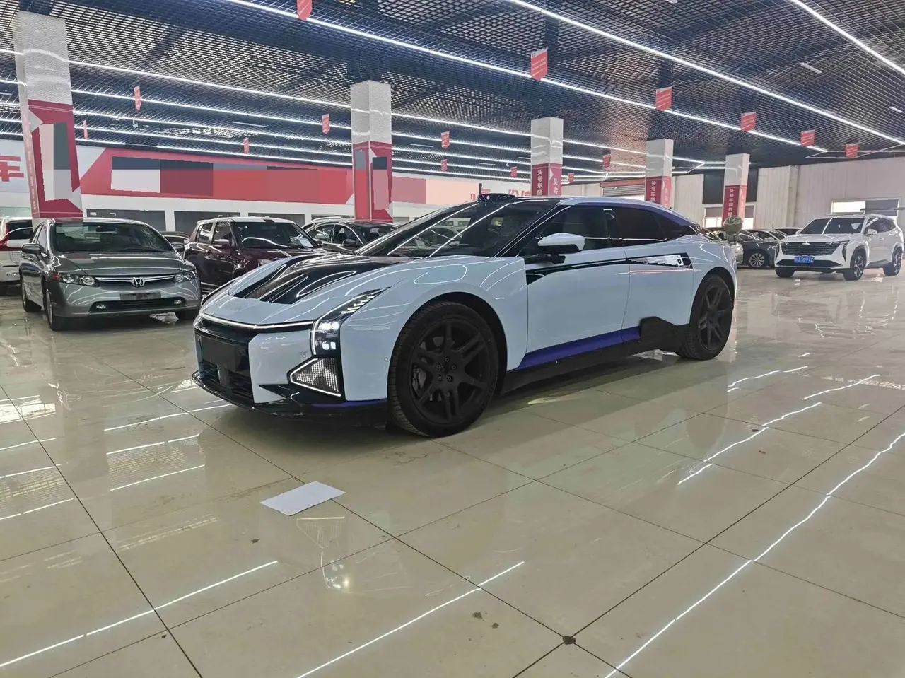 HiPhi HiPhi Z 2023 four-seat version - View 1