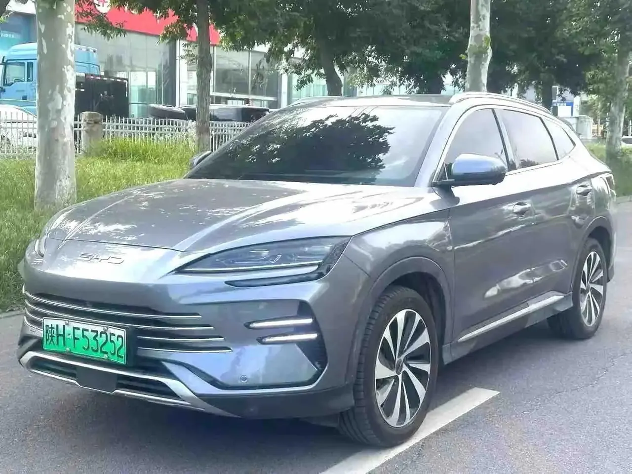 BYD 2023 Song PLUS DM-i 1.5 Stepless Champion Edition 110KM Flagship PLUS Automatic Gear - View 1