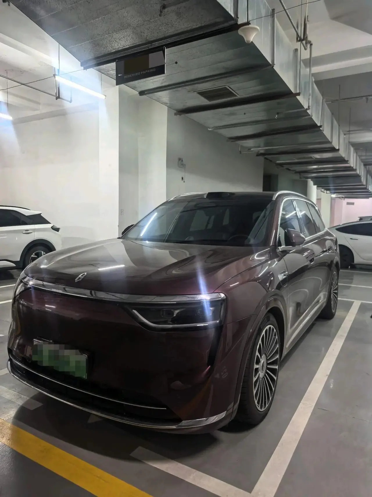 AITO M8 2025 extended range Ultra version 53.4kWh 5-seat version - View 1