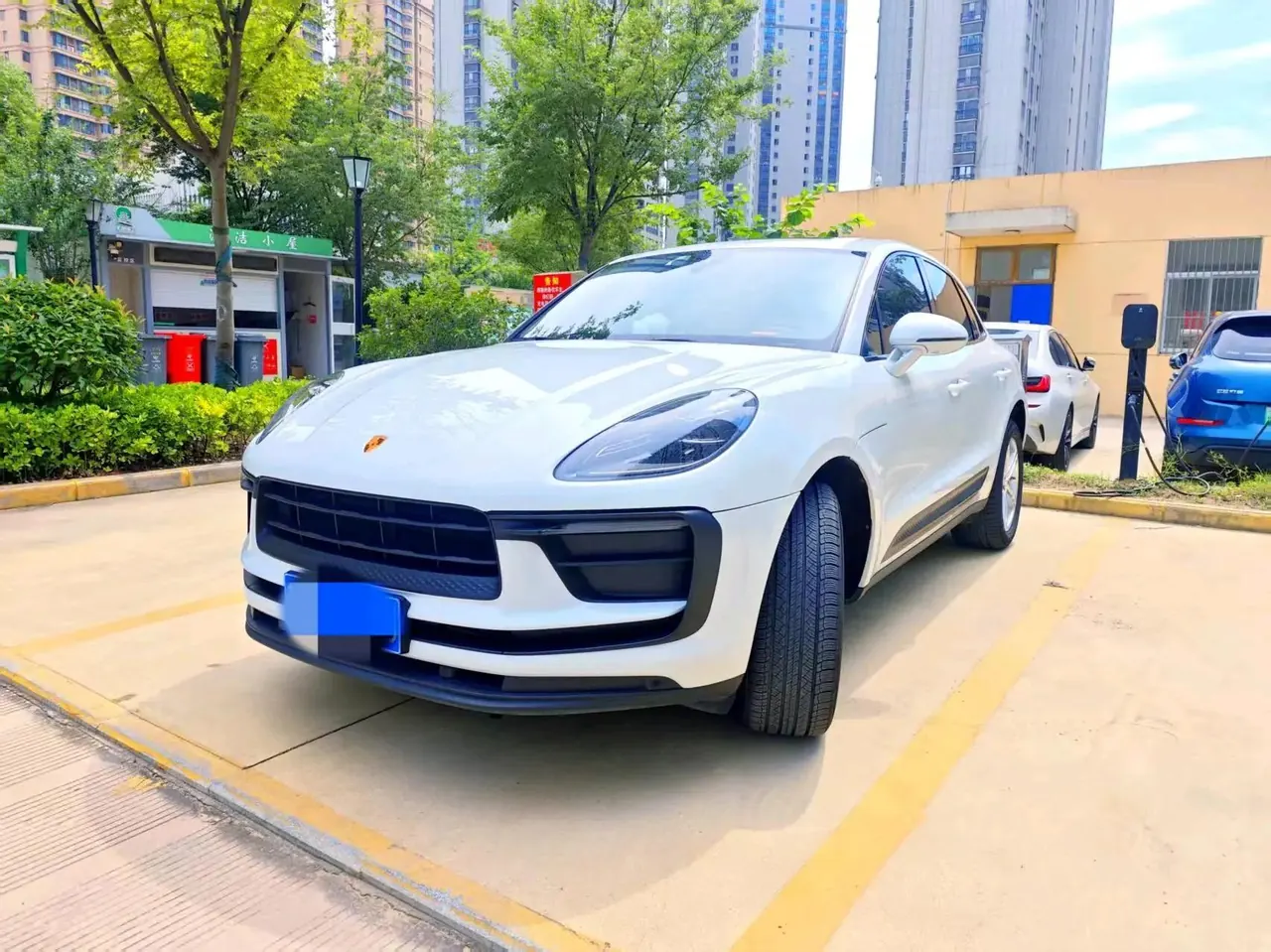 Macan 2022 Macan 2.0T - View 1