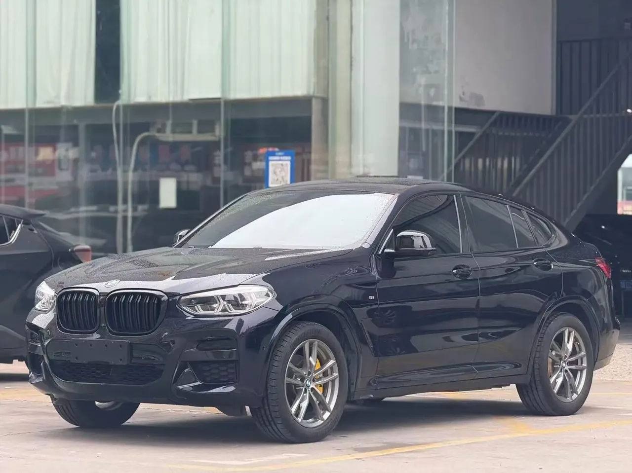 BMW X4 2020 xDrive25i M off-road set - View 1