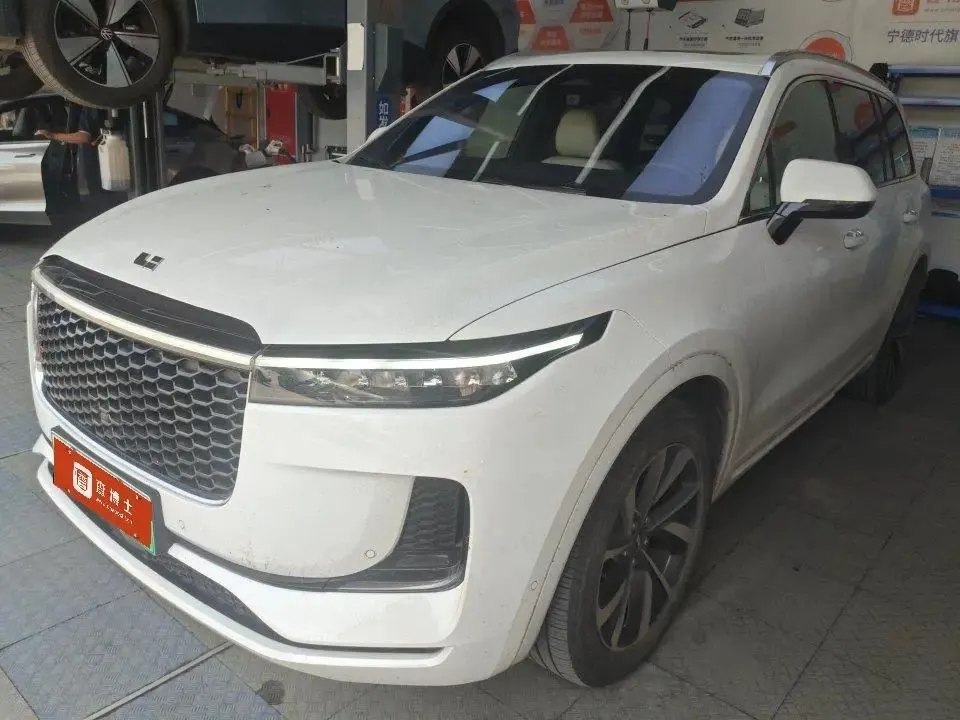 Li ONE 2021 Range-Extended 6-Seater Version - View 1