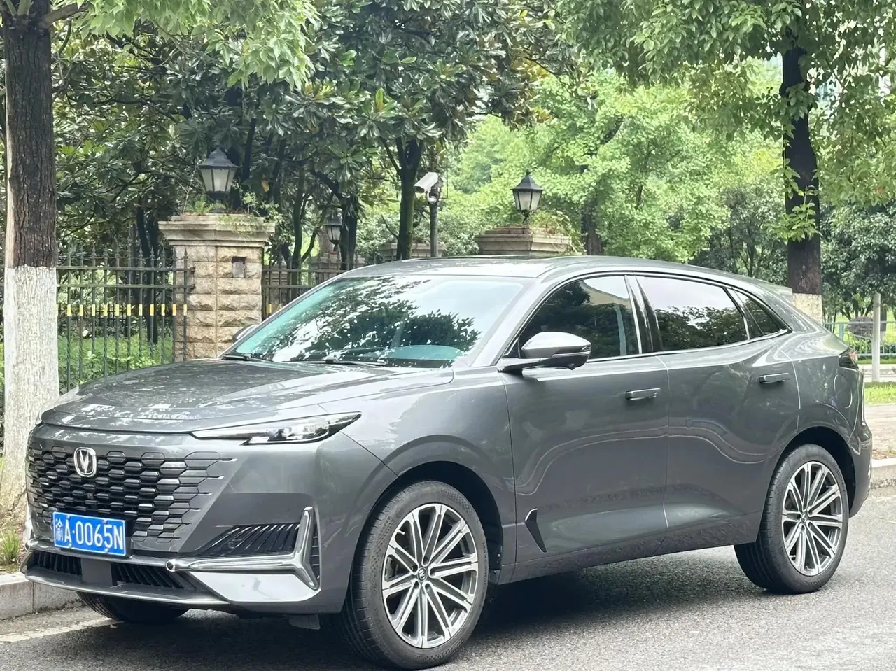 ChangAn UNI-K 2021 2.0T Honorable Model - View 1