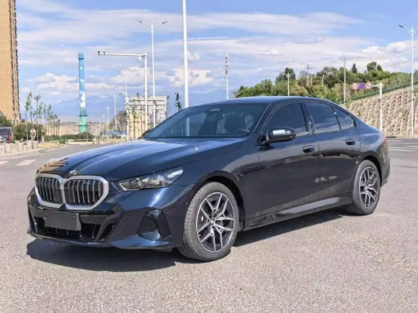 BMW 5 Series (Imported) 2026 530i 48V 2.0T Leading M Sports Suit Automatic Gear - View 1