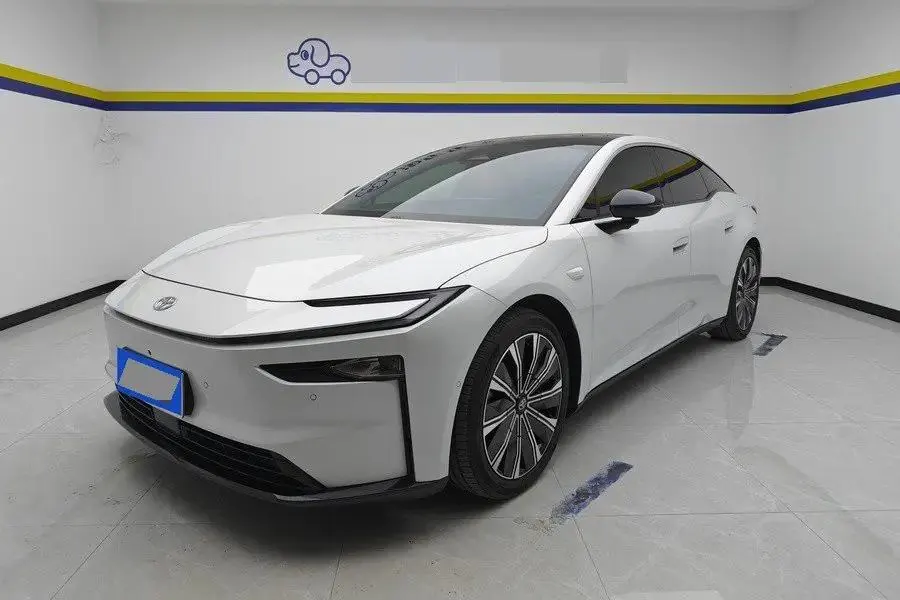 Toyota 2026 Platinum Intelligence 7 600 Pro Automatic Gear - View 1