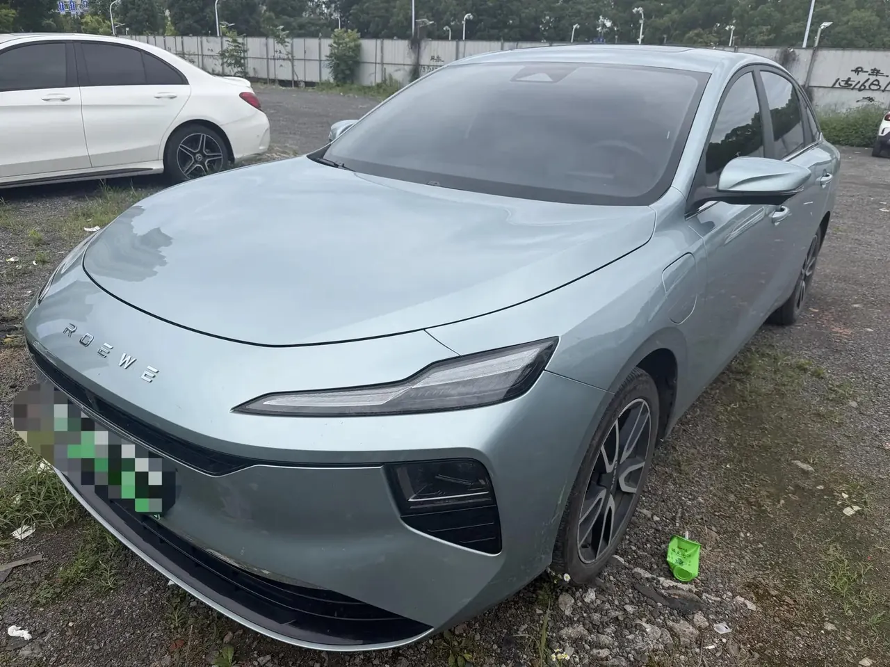 Roewe 2025 D 6 520km Premium Edition Automatic Gear - View 1