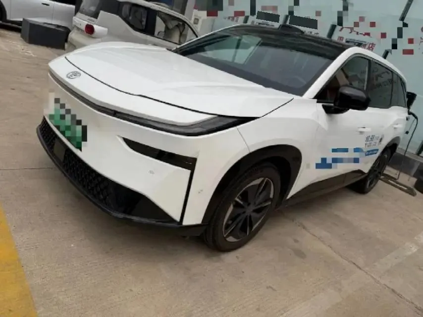 Toyota 2025 Platinum Intelligence 3X 520 Pro Advanced Intelligence Driving Edition Automatic Gear - View 1