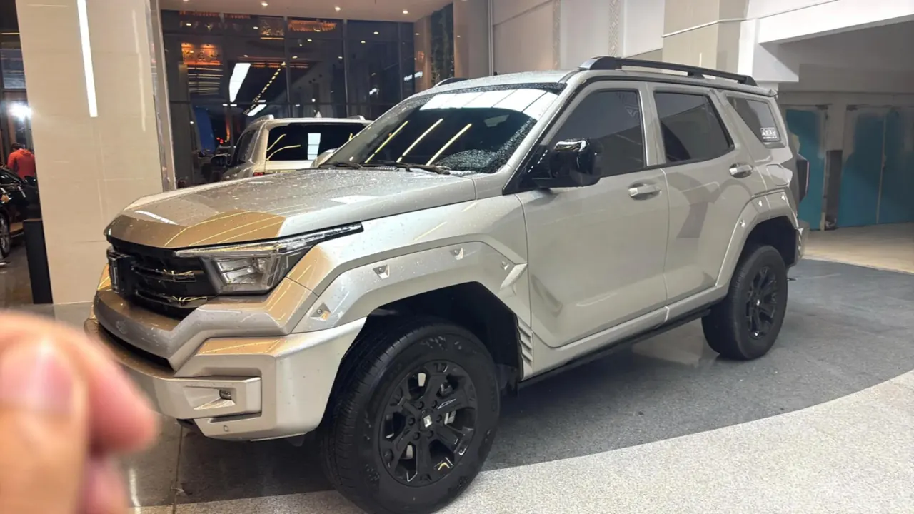 Tank 400 New Energy 2024 Model Hi4-T Off-Road Version - View 1