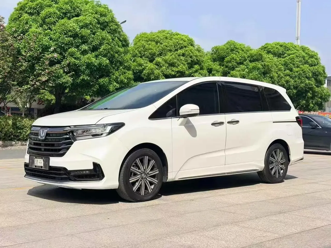 Honda 2024 Odyssey Hybrid 2.0 CVT Elite Enjoyment Edition Automatic - View 1