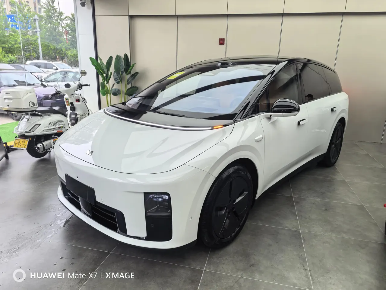 Li 2025 i8 Standard Edition Automatic Gear - View 1