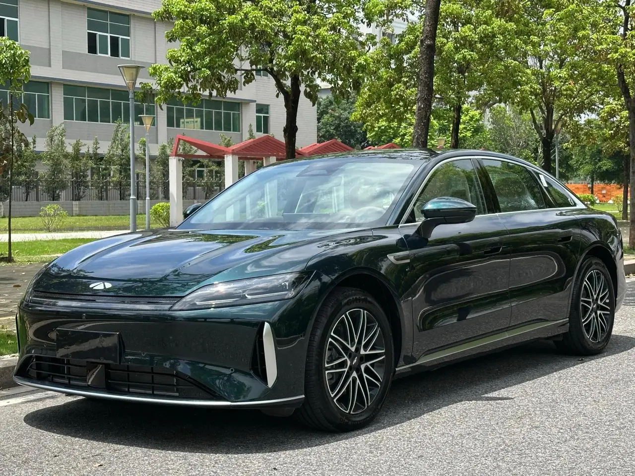 Chery 2025 Fengyun A9L 1.5T 260 Long Endurance Premium Edition Automatic Gear - View 1