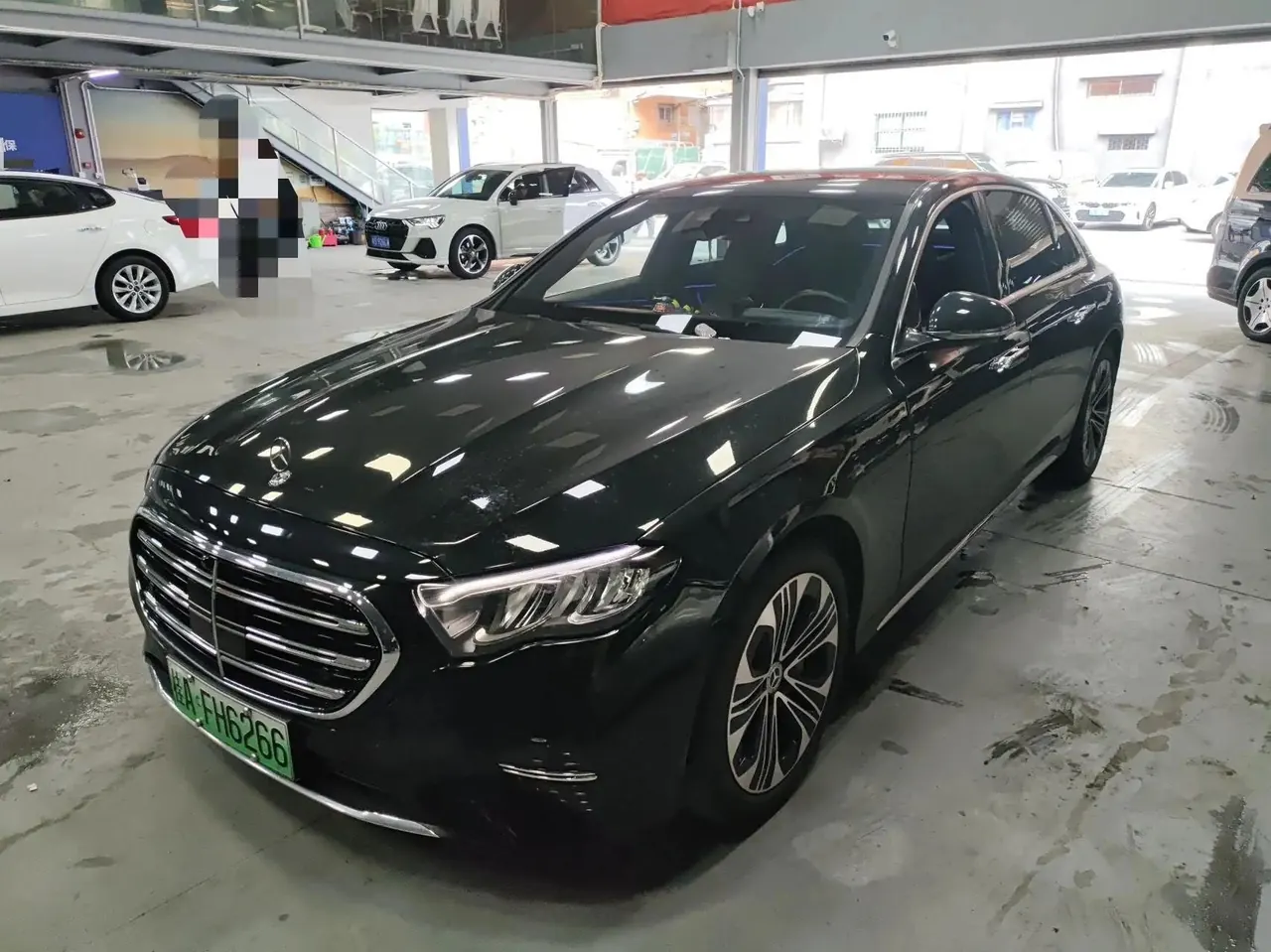 Mercedes Benz E-Class New Energy 2024 Model E 350 e L 2.0T Automatic - View 1