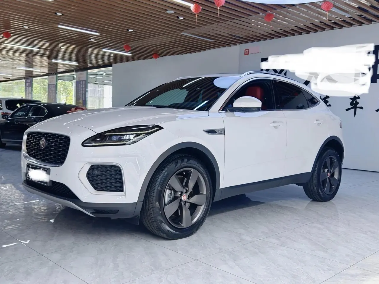 Jaguar E-PACE 2024 Progressive Sports Edition R-DYNAMIC S - View 1