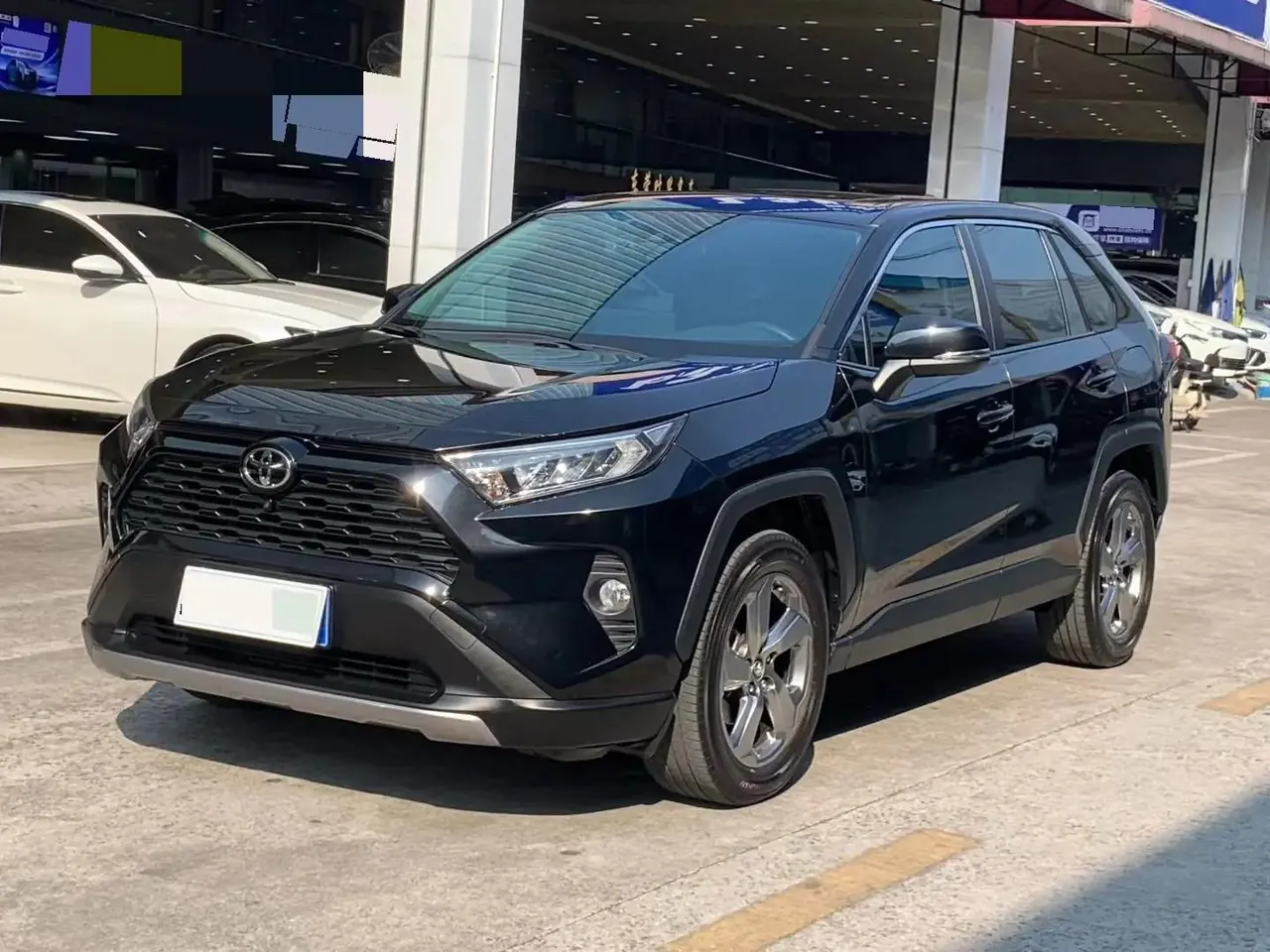 RAV4 Rongfang 2022 2.0L CVT Front-Wheel-Drive Fashion Edition - View 1