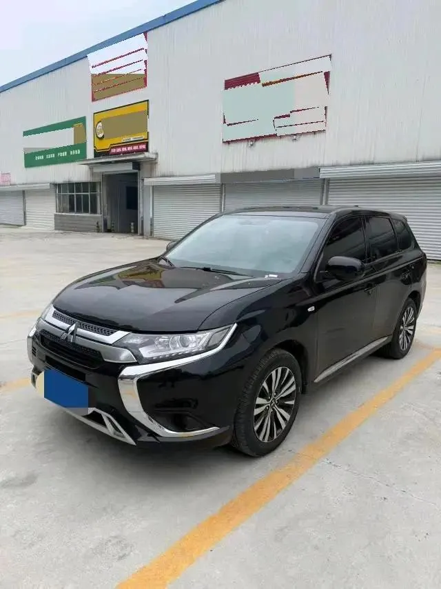 Outlander 2021 model changed to 2.0L two-wheel drive free version 5 seats - View 1