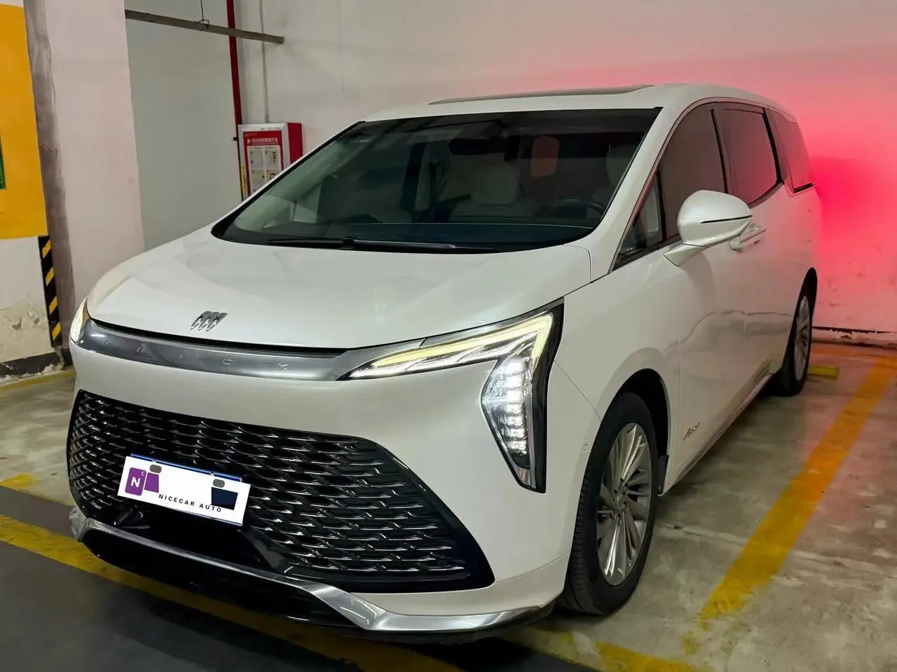 Century 2023 2.0T Six-seat World Edition - View 1