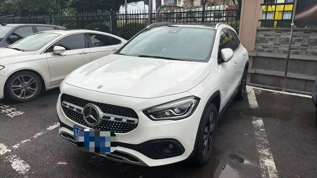 Mercedes Benz GLA 2022 model, facelifted GLA 200 - View 1