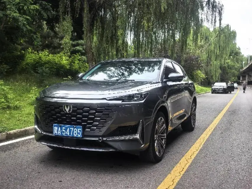 ChangAn 2023 UNI-K 2.0T Two-Drive Pleasant Automatic Gear - View 1