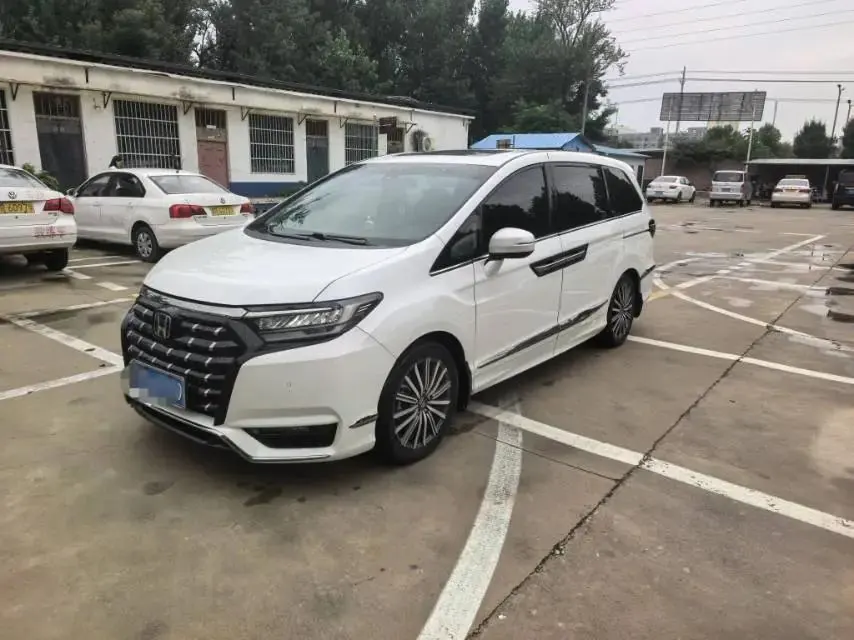 Elyson 2022 2.0L e:HEV Extreme Edition - View 1