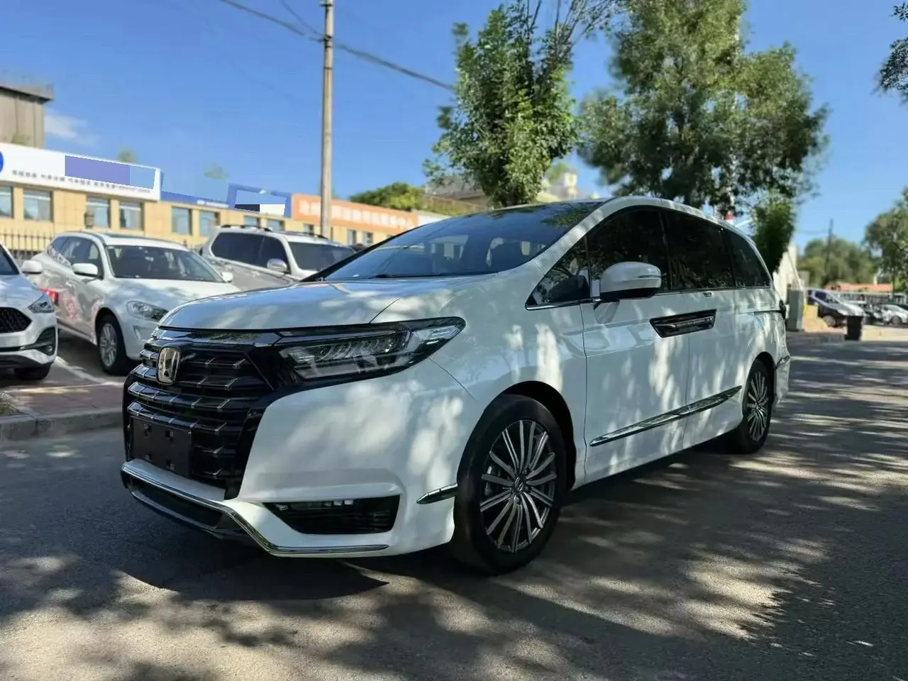 Elysion 2022 2.0L e:HEV Luxury First-Owner Edition - View 1