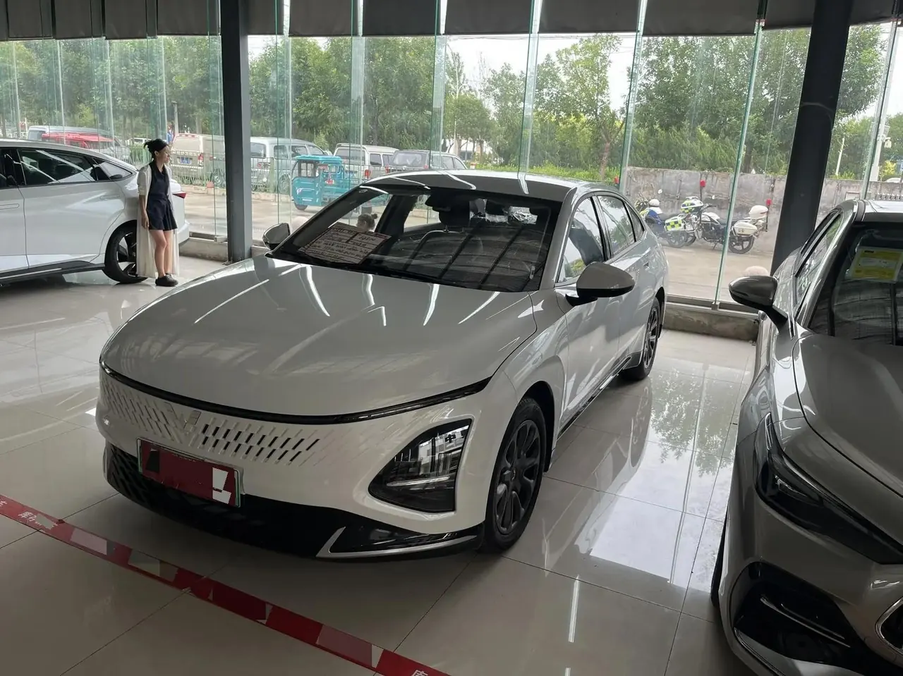 WuLing Starlight 2024 Co-creation 70 Standard - View 1