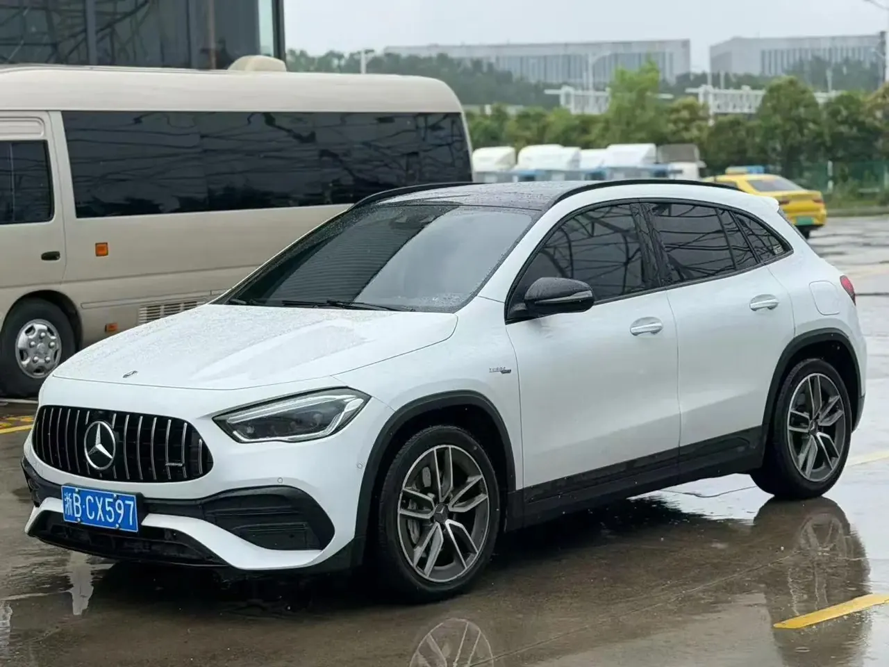 Mercedes Benz GLA AMG 2021 AMG GLA 35 4MATIC - View 1