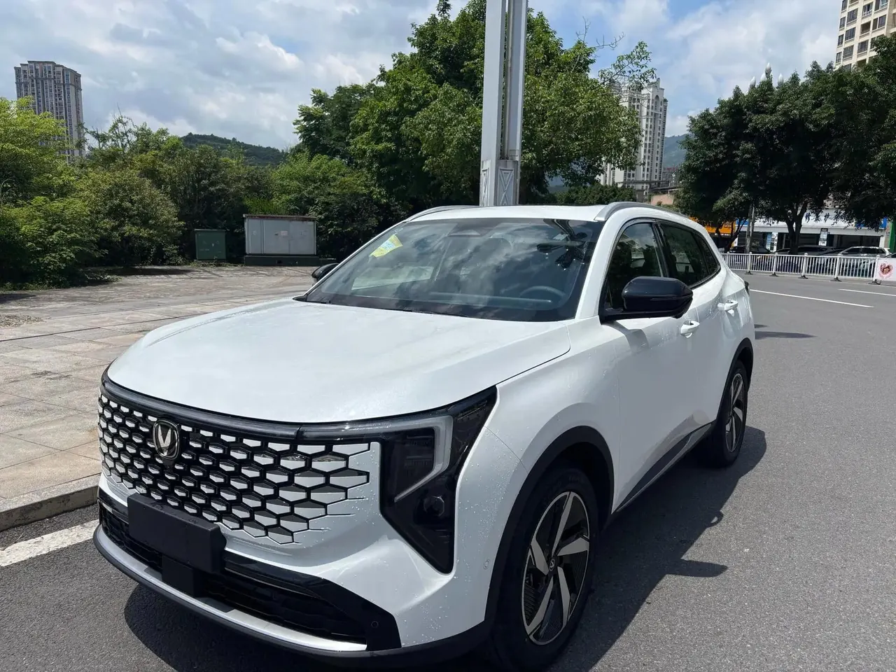 ChangAn CS55PLUS PHEV 2026 Smart New Blue Whale 125km Zhiyue Edition - View 1