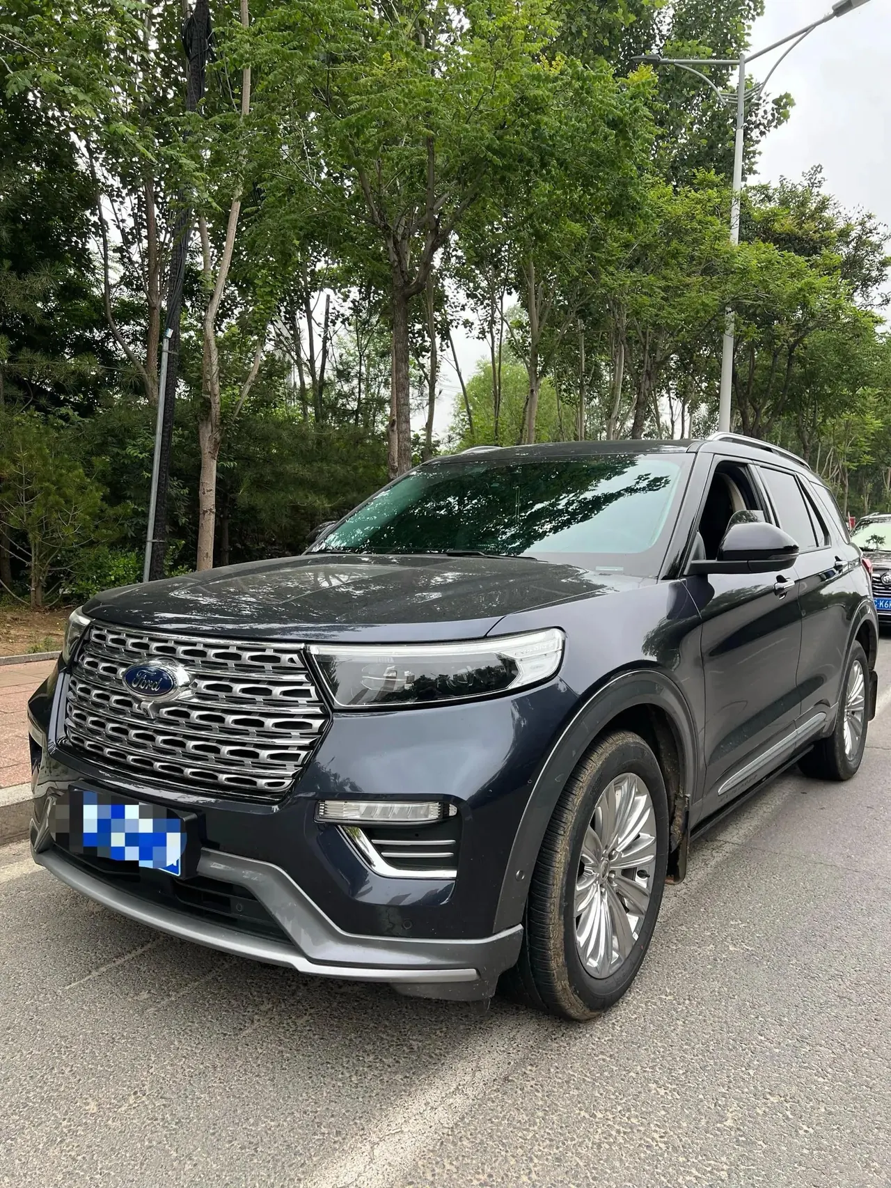 Explorer 2020 EcoBoost 285 Four-Wheel-Drive Titanium Edition, 7-Seater - View 1