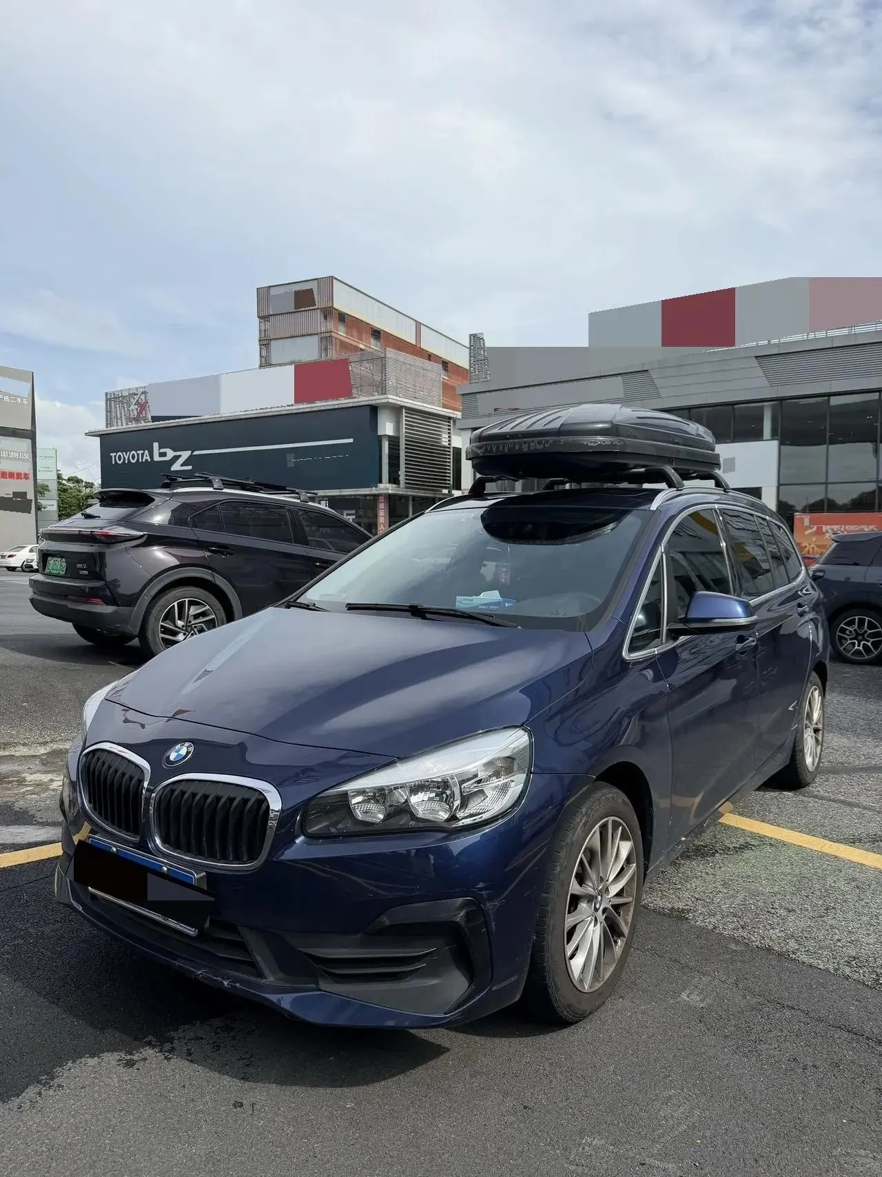 BMW 2 Series Multifunctional Station Wagon 2019 220i Leading Model - View 1