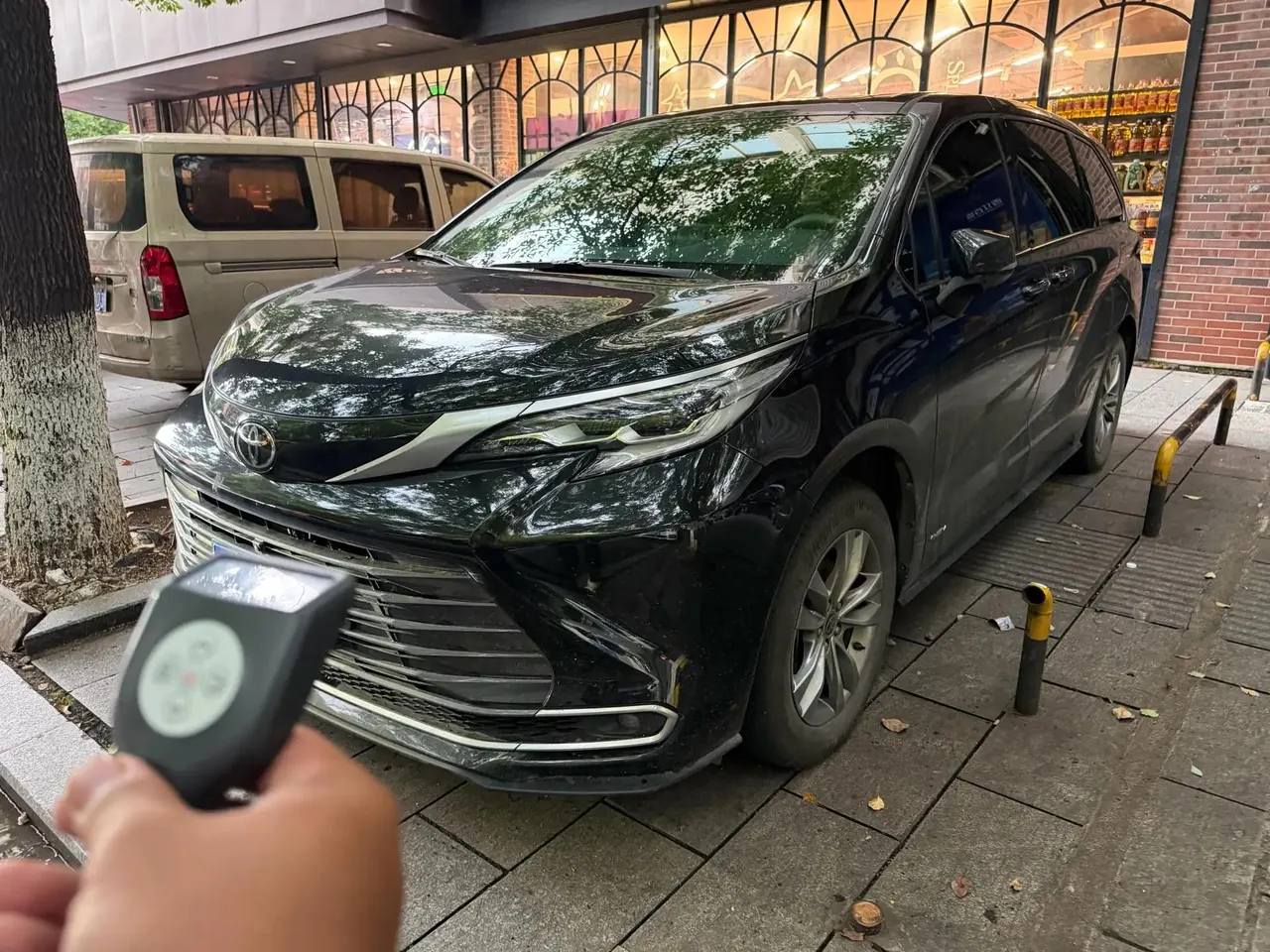 Toyota 2024 Sana 2.5 Stepless Four-wheel Drive Premium Edition Automatic Transmission - View 1