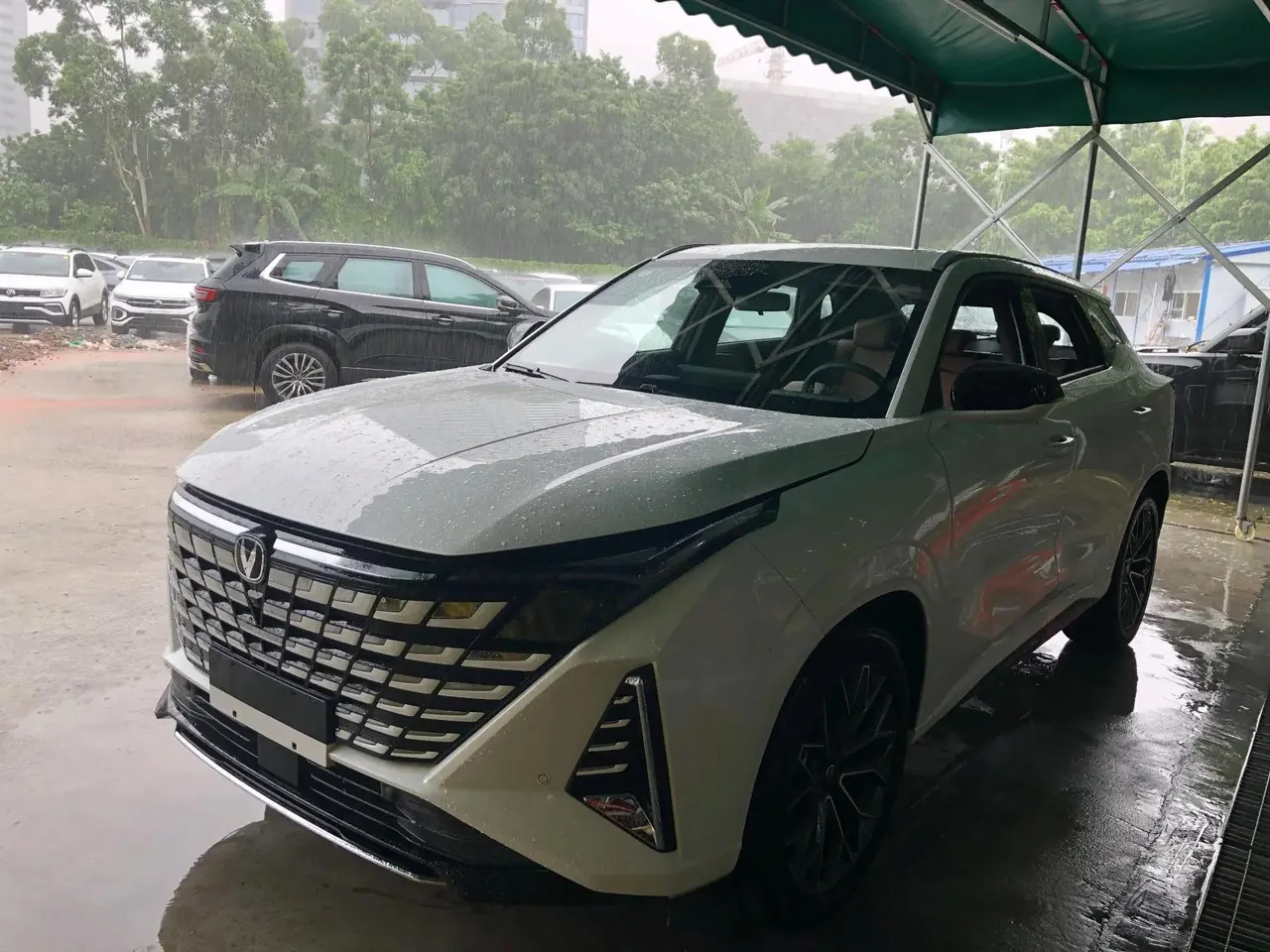 ChangAn UNI-Z 2025 1.5T Honorable Model - View 1