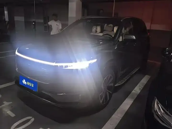 Li ONE 2021 Range-Extended 6-Seater Version - View 1