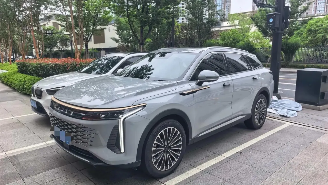 Xingtu Eta Eta Eta Eta 2023 400T 4-wheel Drive Enjoy Flying Fish Edition - View 1