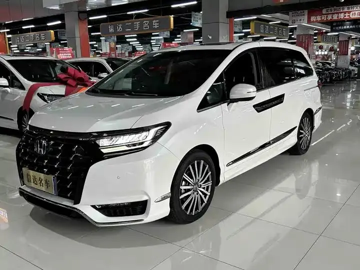 Elyson 2022 2.0L e:HEV Extreme Edition - View 1