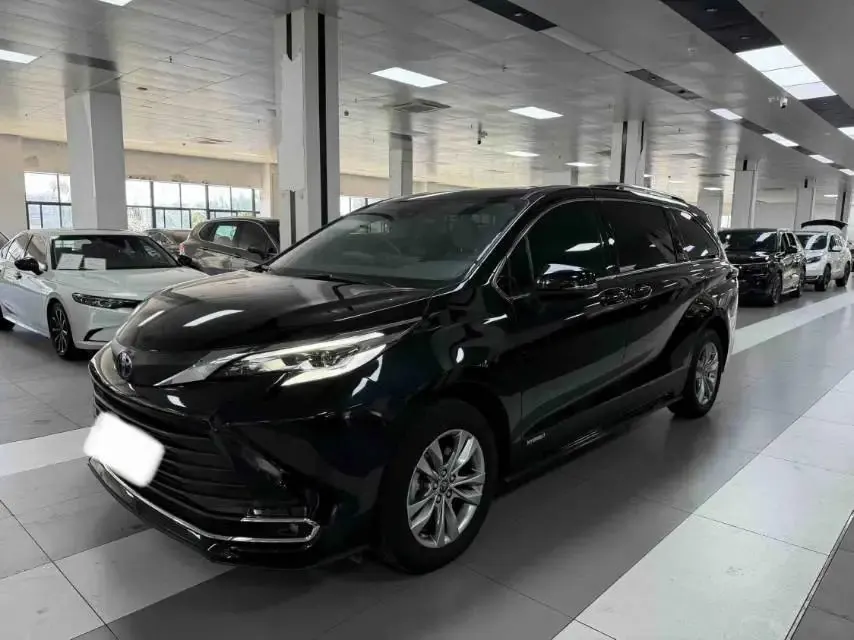 Toyota 2023 Sienna 2.5 CVT Comfort Edition Automatic - View 1