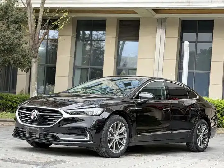 LaCrosse 2022 652T Luxury Model - View 1