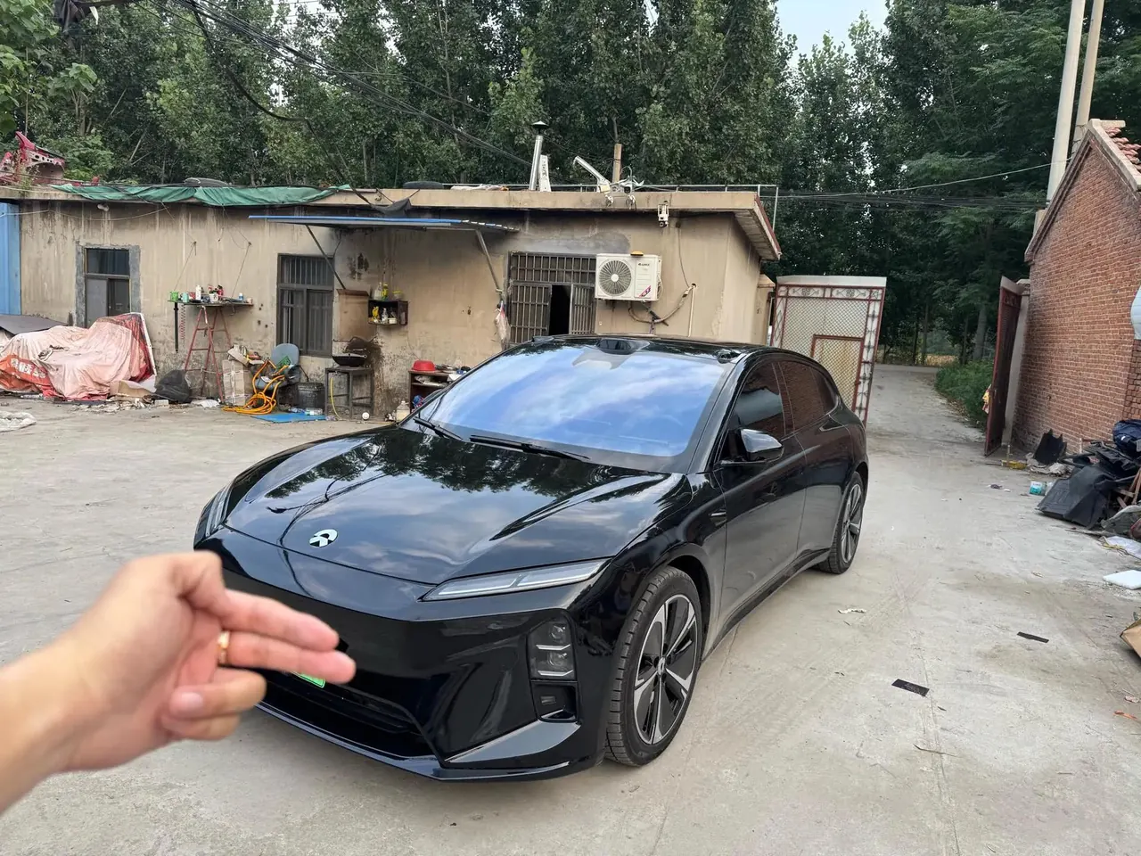 NIO 2025 ET5T 75kWh Touring automatic - View 1