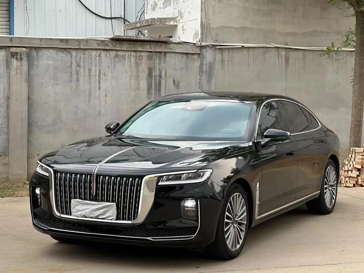 HongQi H9 2020 model 2.0T Intelligent Connected Flag-Charm Edition - View 1