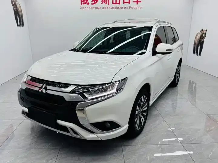 Outlander 2021 model changed to 2.0L two-wheel drive free version 7 seats - View 1