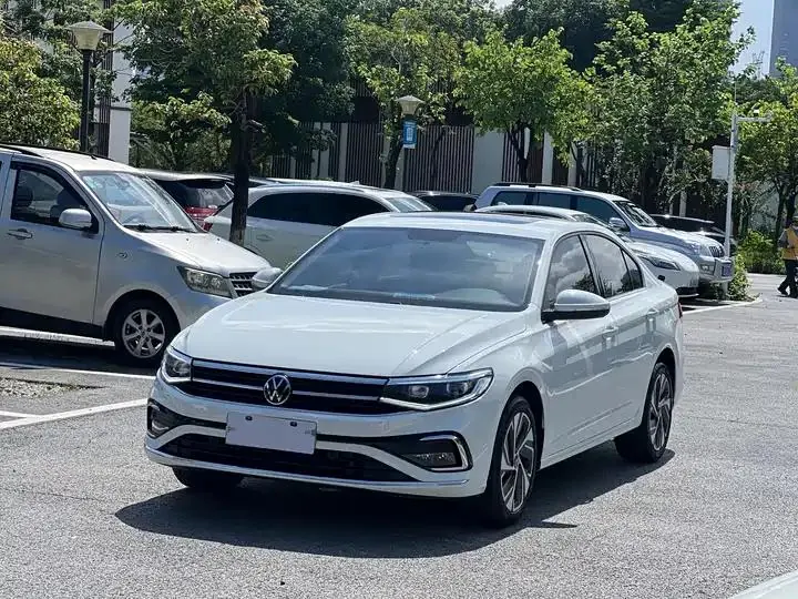 Bora 2023 200TSI DSG Joy Drive PRO Edition - View 1