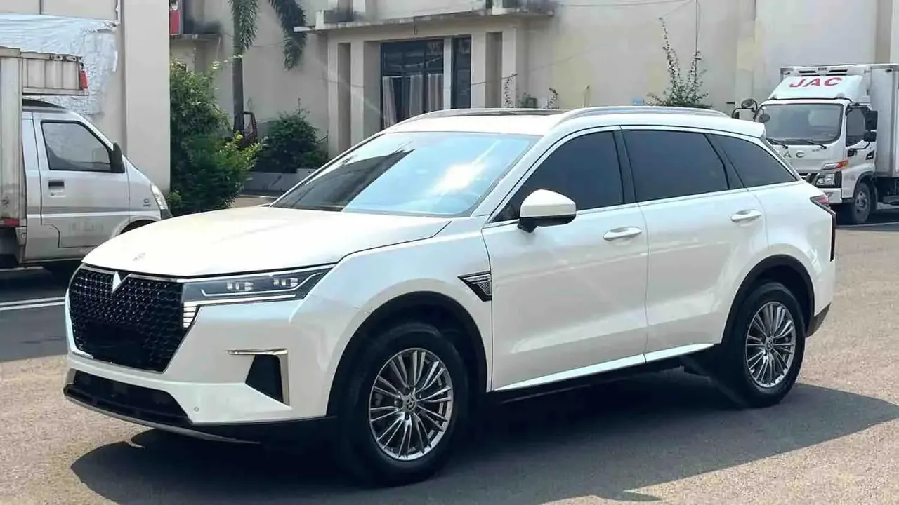 Kai Chen Xing 2021 260T Automatic 48V Light Hybrid Supercharged Star Enjoy Edition - View 1