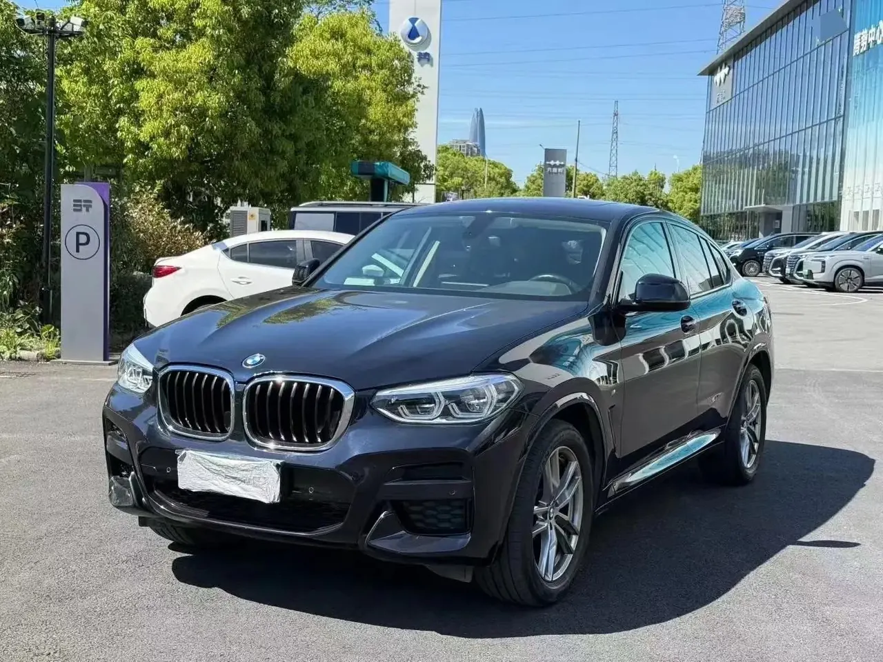 BMW X4 2021 xDrive 25i M sports obsidian night suit - View 1