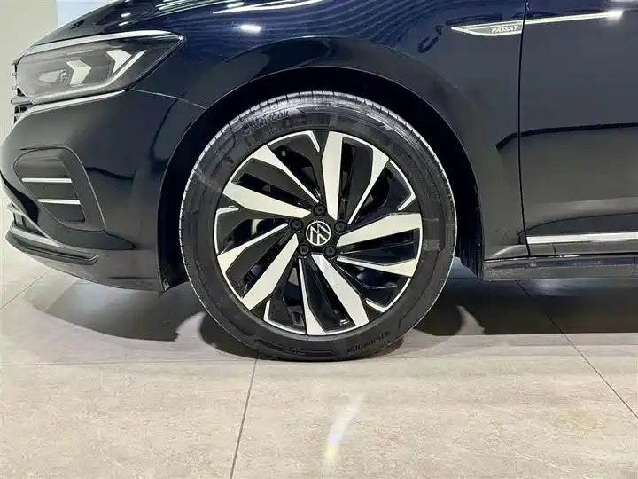 Passat 2025 outstanding 380TSI Longteng Edition 11