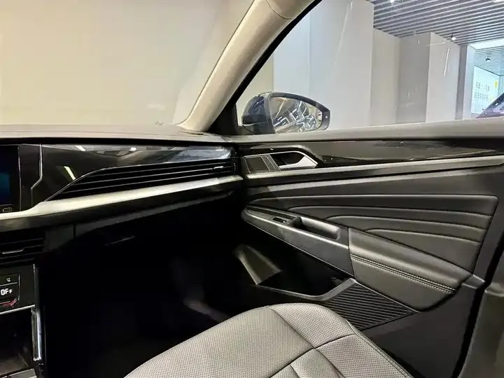Passat 2025 outstanding 380TSI Longteng Edition 26
