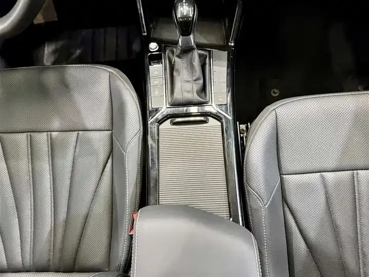 Passat 2025 outstanding 380TSI Longteng Edition 29