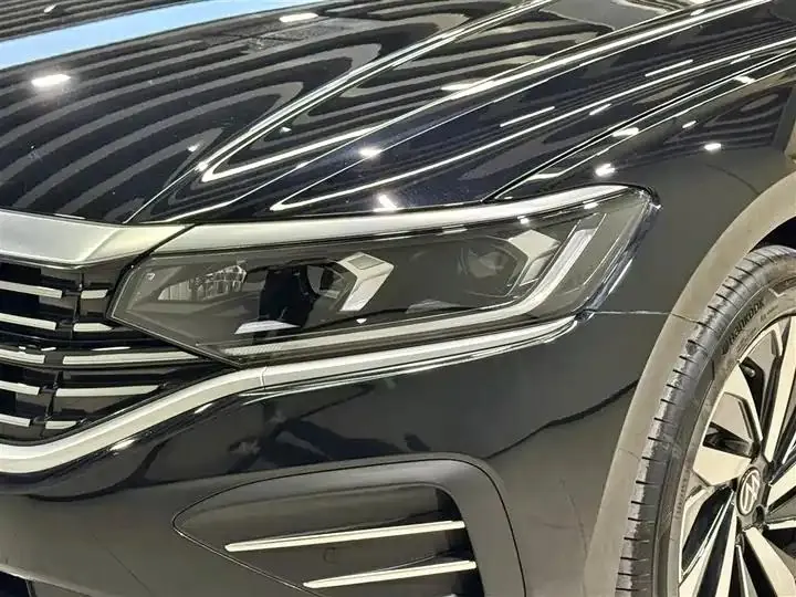 Passat 2025 outstanding 380TSI Longteng Edition 9