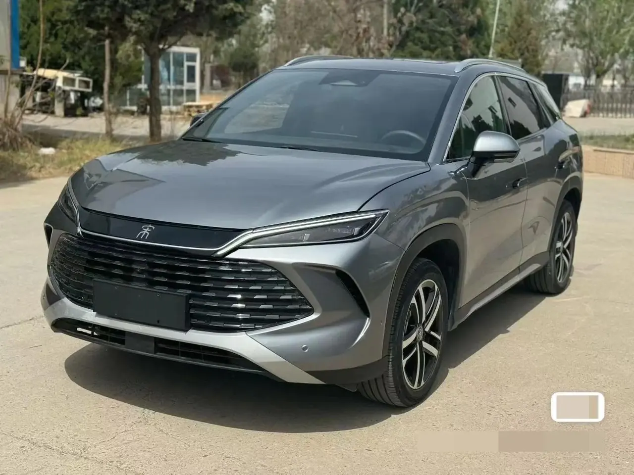 BYD 2024 Song L DM-i 1.5 Stepless 112km Exceed Automatic Transmission - View 1