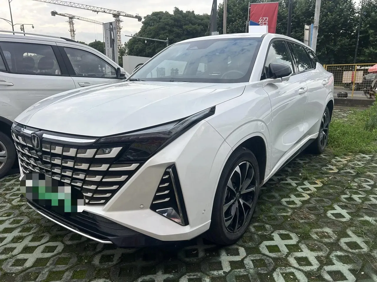 ChangAn UNI-Z 2024 Blue Whale Smart Electric iDD 125km Excellence - View 1