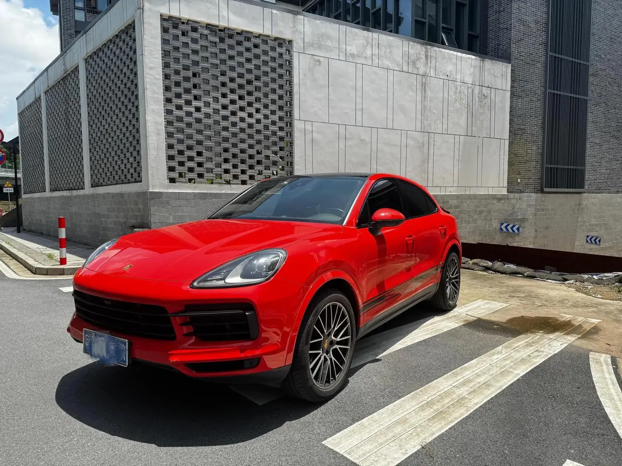 2019 Cayenne 3.0T - View 1