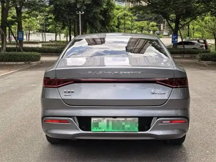 Qin PLUS 2024 Glory Edition DM-i 55KM Exceed 4